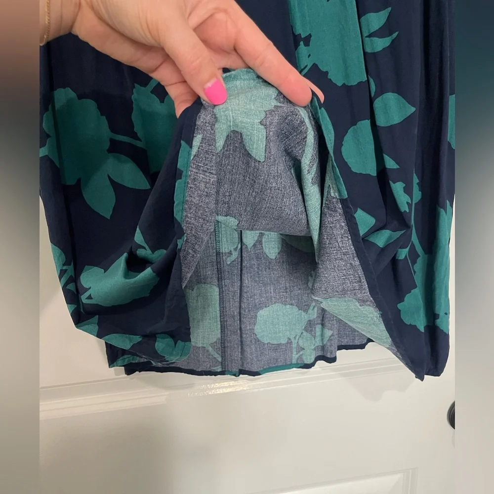 Blue and Teal Floral Dress. Size Large - Picture 5 of 8